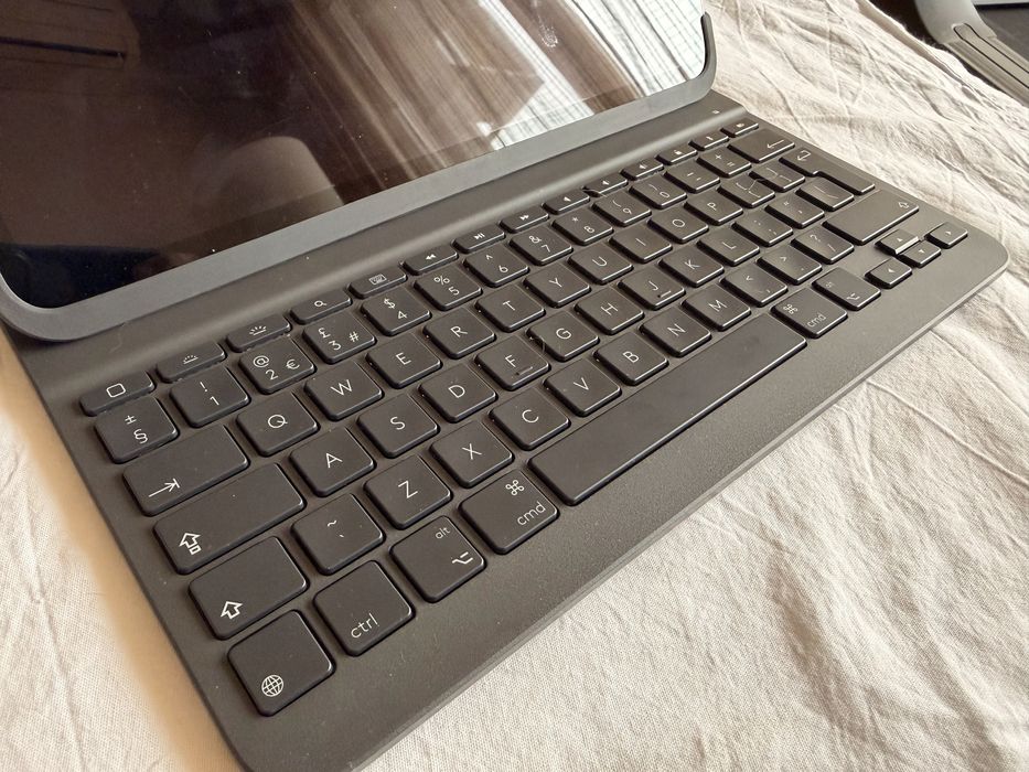 Logitech Slim Folio Pro Ipad keyboard