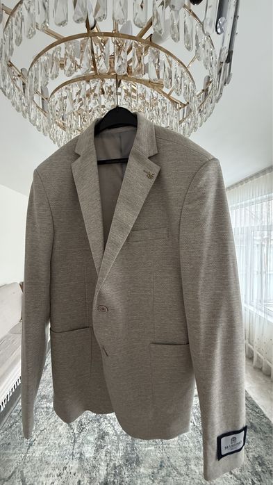 Новый костюм с брюками