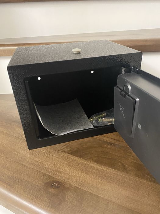 Ceйф електронний размер есть