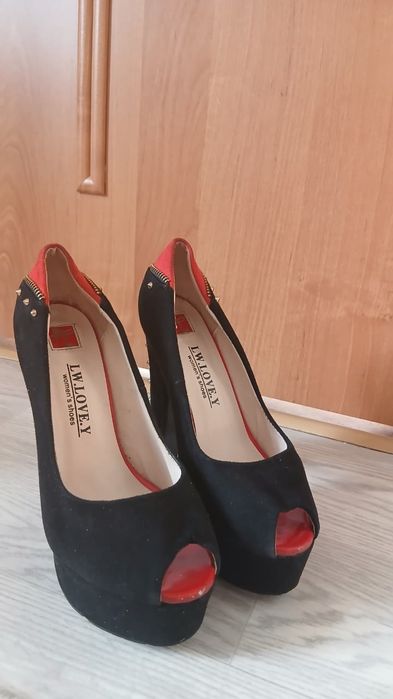 Продаю обувь в хорошем состояний