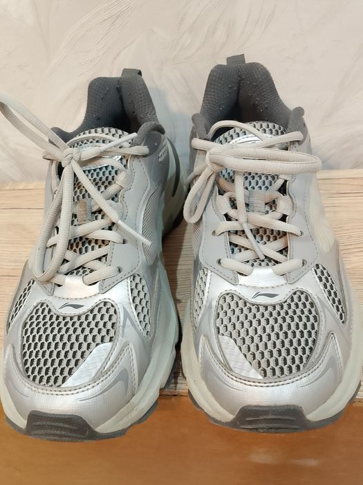 Продаются кросовки оригинал li-ning