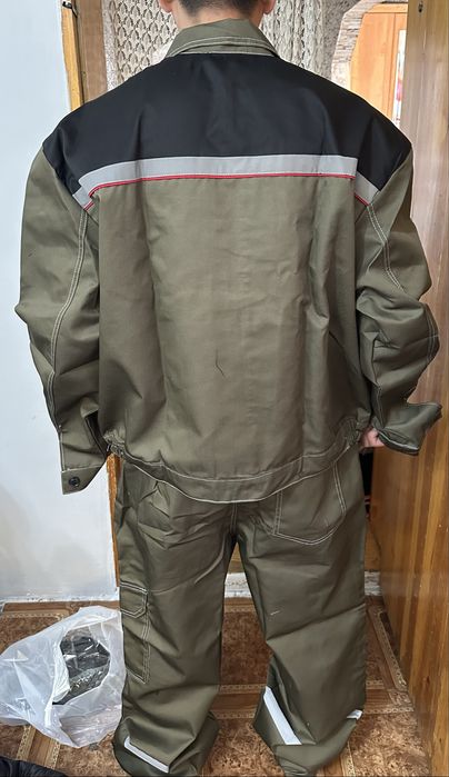 Продам спец одежду с ботинками