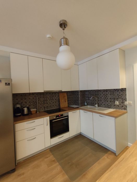 Дава се под наем Тристаен апартамент в Варна, Гръцка махала - 120 кв.м за 1275 € - Снимка #6