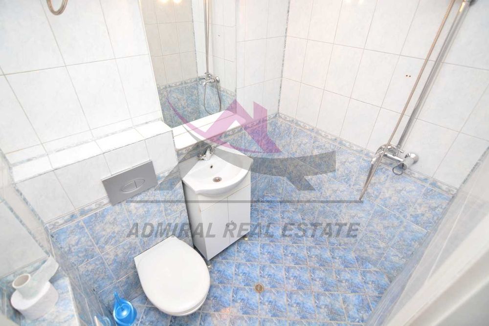 Дава се под наем Тристаен апартамент в Варна, Базар Левски - 80 кв.м за 511 € - Снимка #4