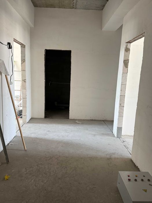 Продаётся 3-комнатная квартира Яшнабадский район (Базар Кадышева)