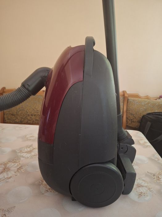 Продам LG пылесос