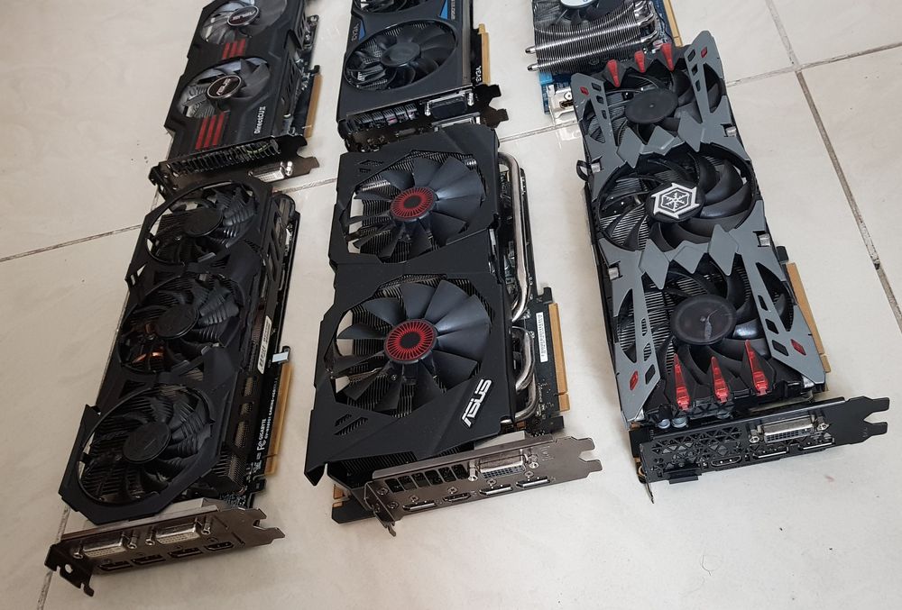 Placi video PCIex GTX560, GTS250, Radeon R7 250, GT 710