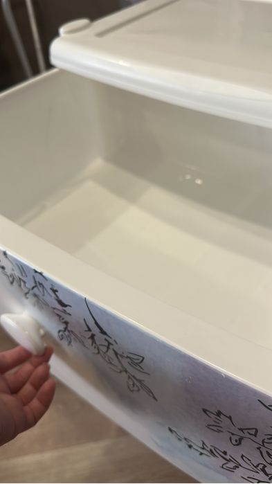 Продам комод поастиковый