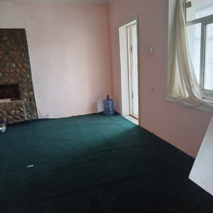 Uy sotiladi 6 sotix 2 xona 1ta oshxona 1 ta xammom