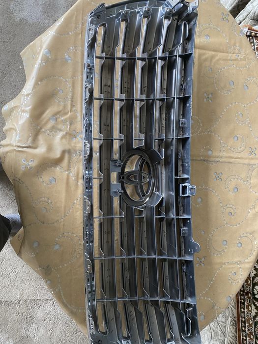 Решетка радиатора ланд крузер 200