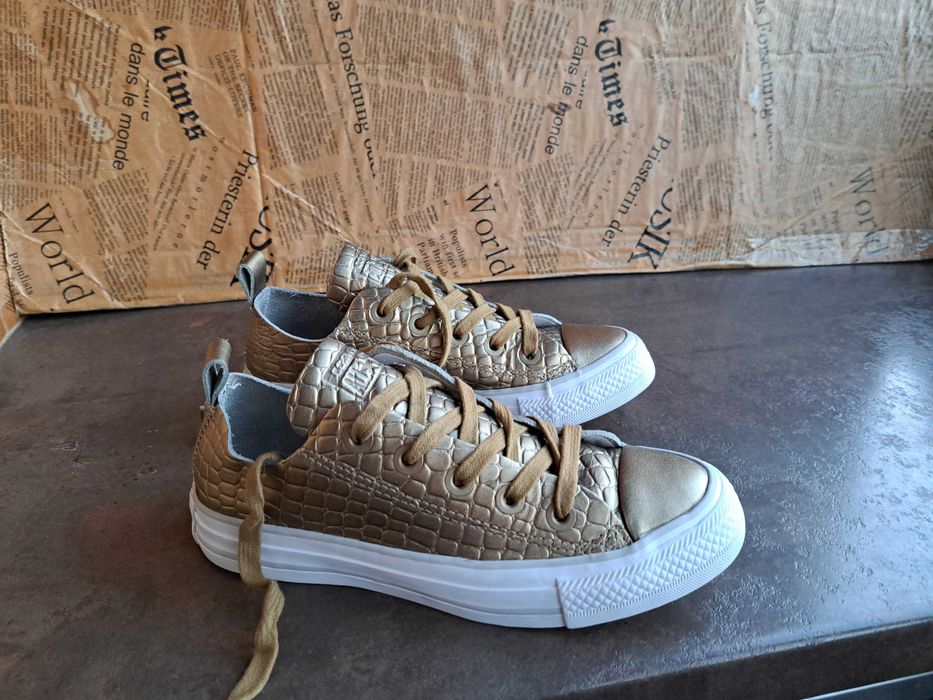 дамски кецове,детски гуменки,спортни обувки,маратонки,Converse,ном.35