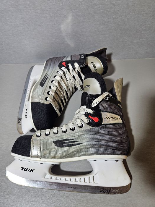 Patine hochei 3011 Bauer Vapor, marime 44, lungime interioara 28cm.