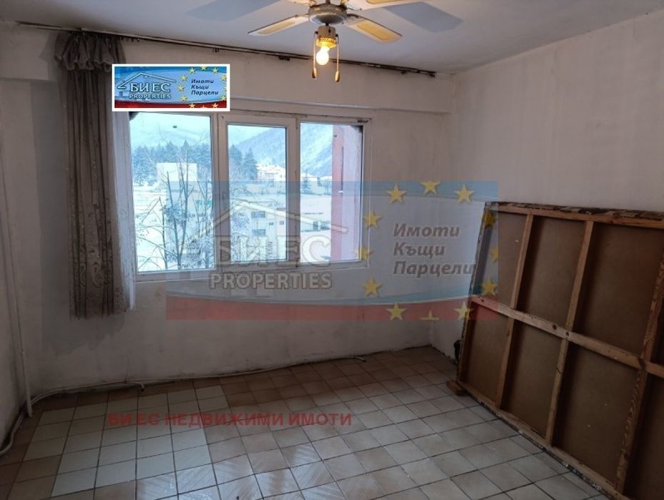 3-стаен в саниран блок в град Етрополе 89 м²