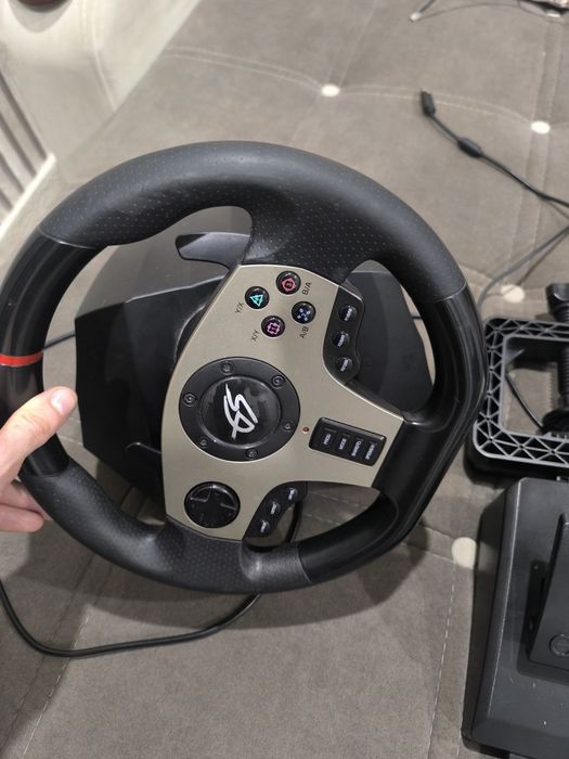 Игровой руль для компьютера