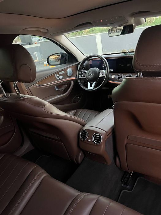 Mersedes benz E300 black