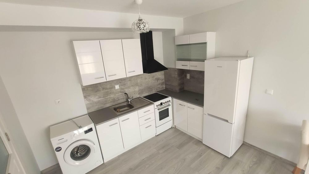 Дава се под наем Двустаен апартамент в Бургас, Изгрев - 60 кв.м за 459 € - Снимка #1