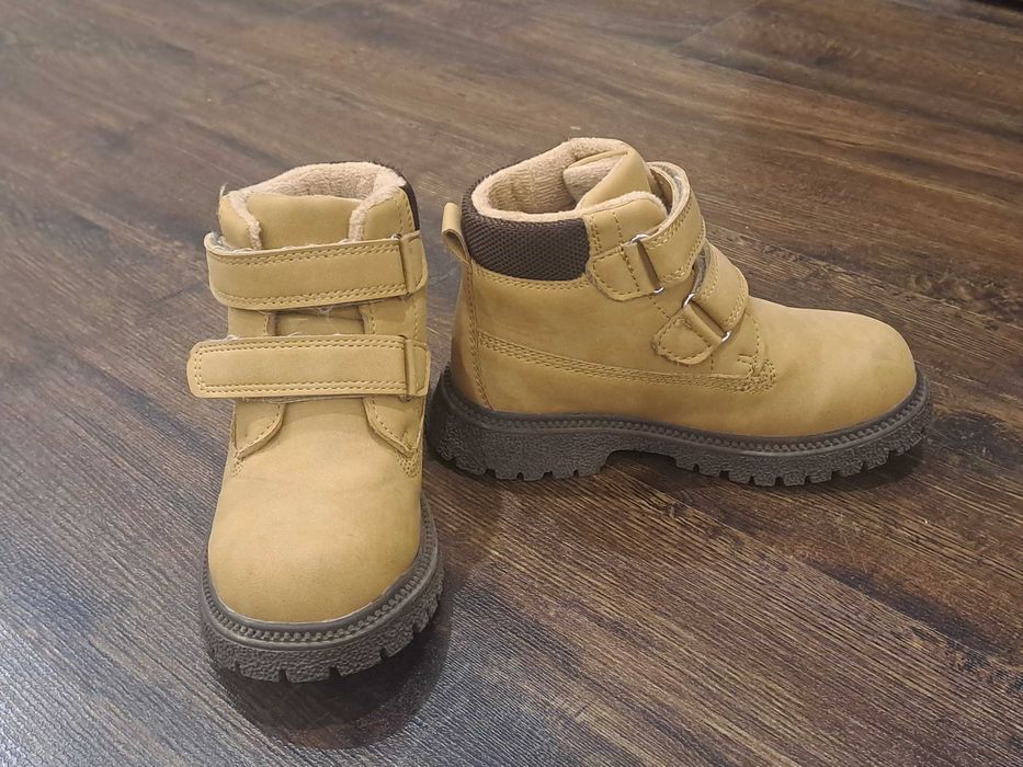 Балалрға арналған етік сатылады