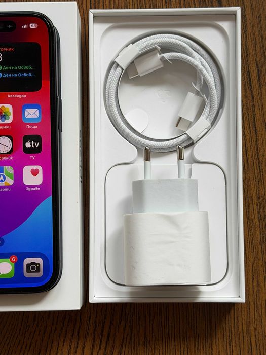 iPhone 15 256GB – Отлично състояние + много аксесоари