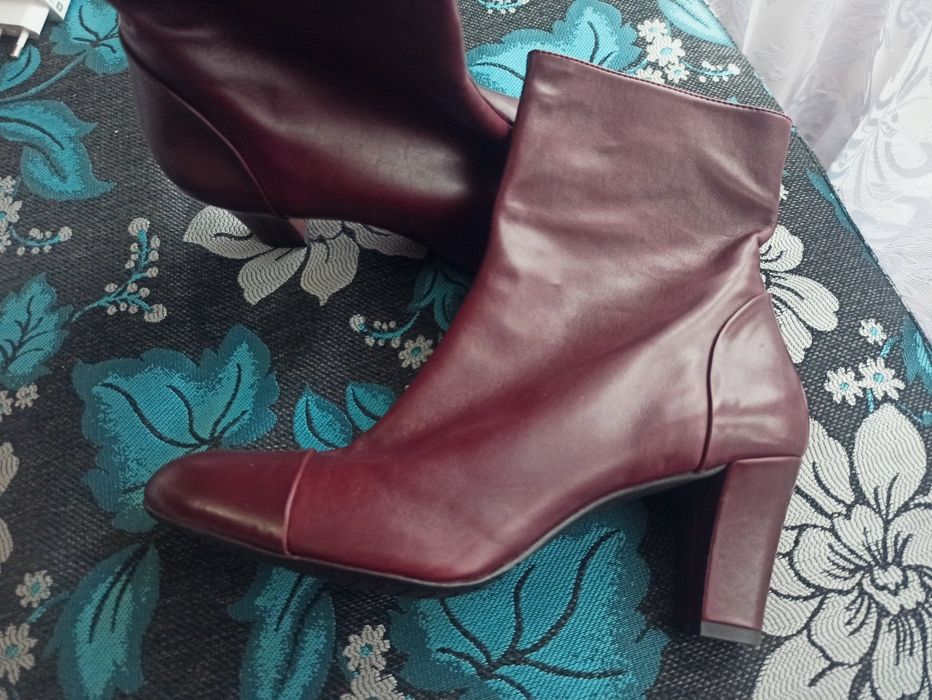Дамски боти от естествена кожа