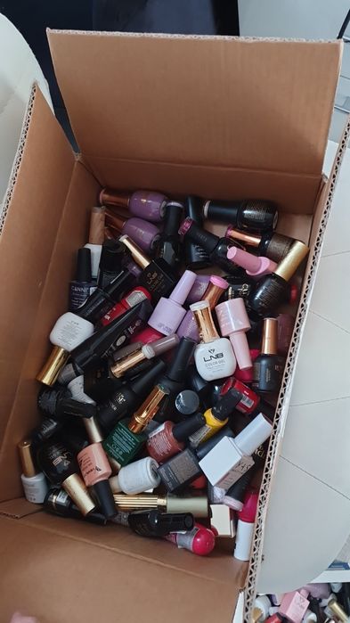 Oje și geluri profesionale majoritatea Cupio