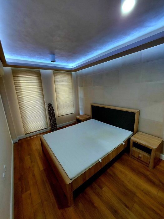 Дава се под наем Тристаен апартамент в Бургас, Център - 120 кв.м за 331.5 € - Снимка #2