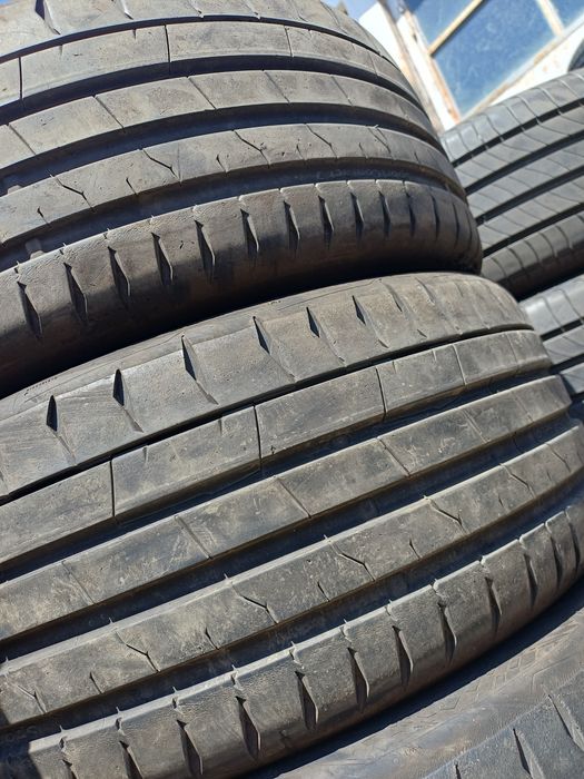 Гуми 235/45/19 Континентал