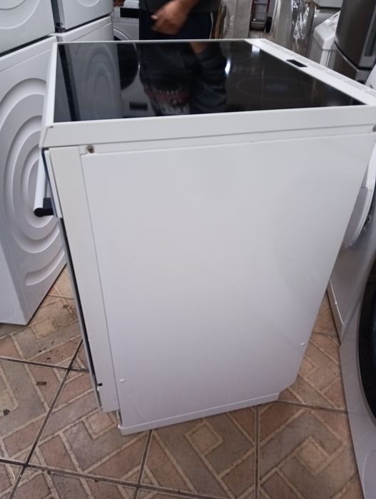 Свободно стояща печка с керамичен плот Сименс Siemens 2години гаранция