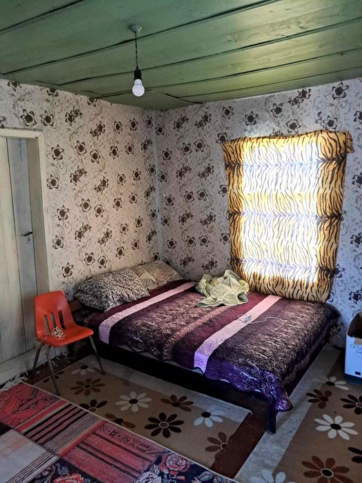 Двуетажна тухлена къща в село Лозен, общ. Стражица