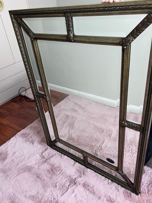 Oglindă de perete decorativă