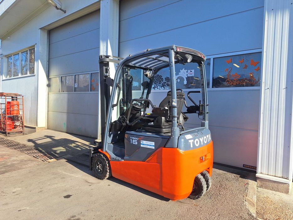 Електрокар Toyota 8FBE16T Дуплекс мачта със свободен ход - 3 300 мм