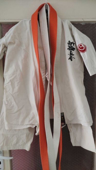 Кимоно с 2 колана и протектори 140см