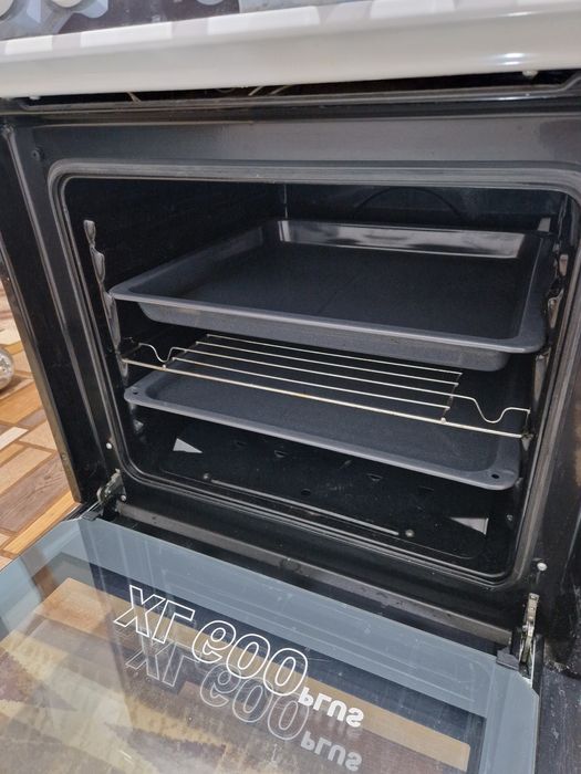 Продам газовую плиту