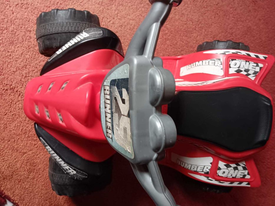 Masinuta electrica cu acumulator