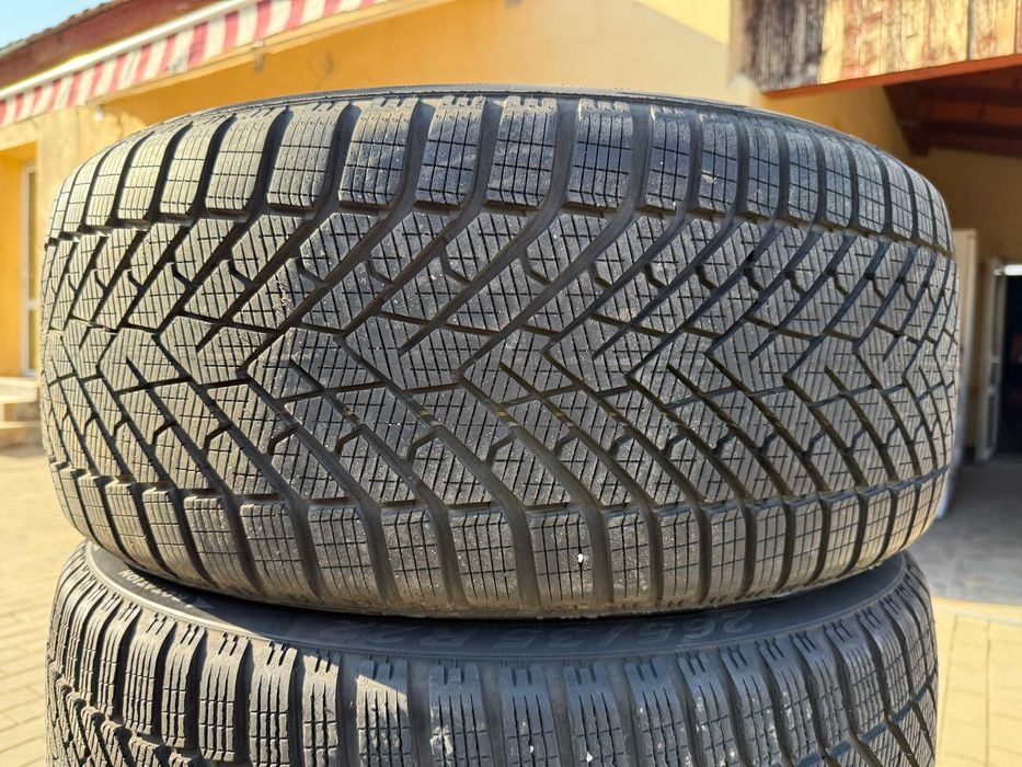Anvelope 265 35 22 Pirelli 2025 ca Noi