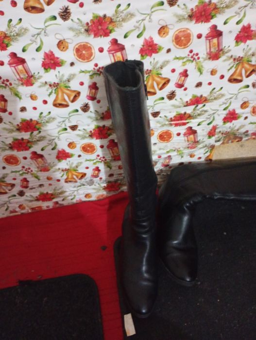 Vând cizme piele naturala Nr 38