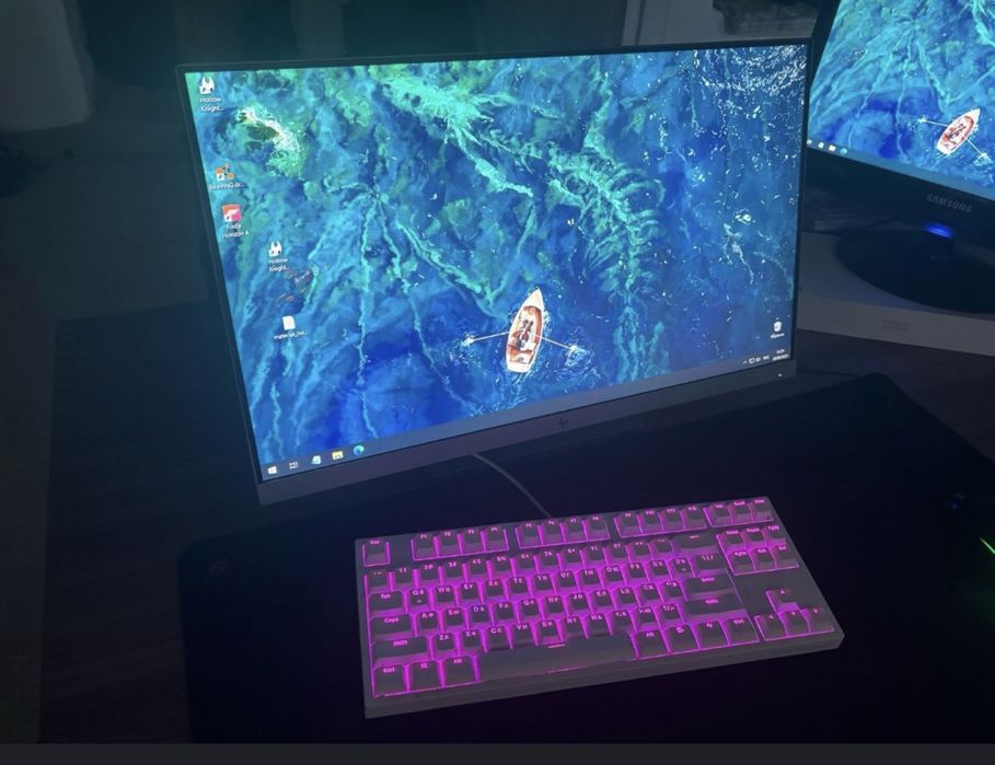 Монитор HP 243  .