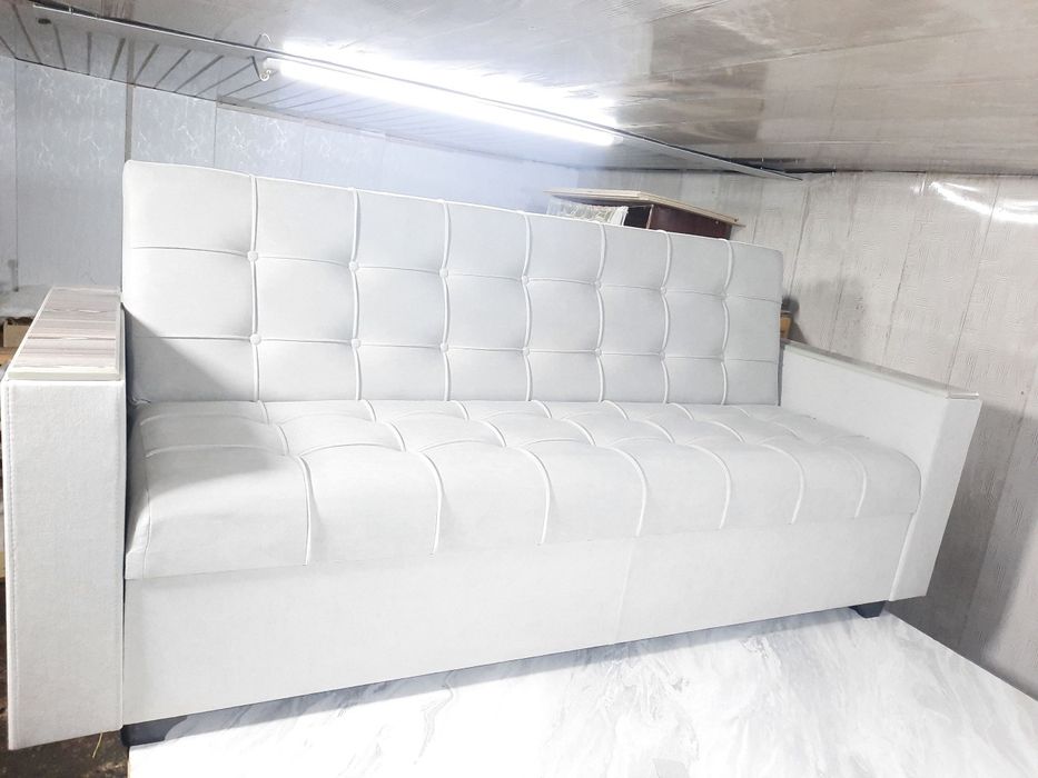 Узок хтзмат курсатадиган юмшоккина диванлар