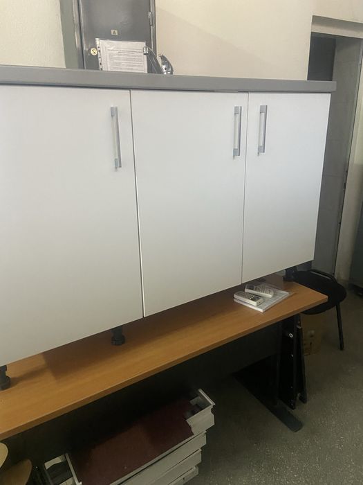 Ansamblu mobilier  bucatarie cu ghiuveta inclus