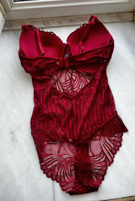 Луксозно бордо дантелено бельо