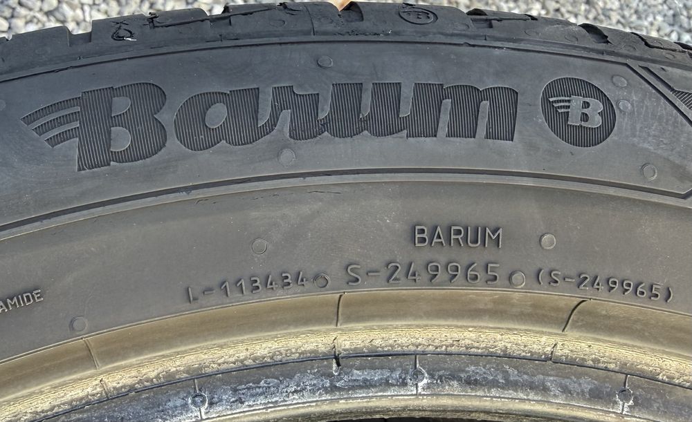 4бр 245/45/18 на 6,8мм с 22дот Барум