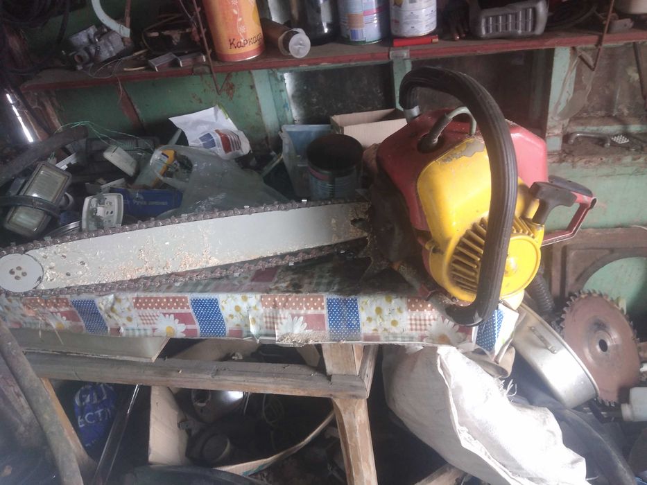 Продам бензо пилу