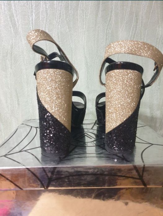 Продам басаножки 38 р Новые