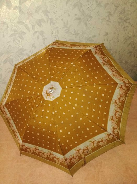 Зонтики и головные уборы летние