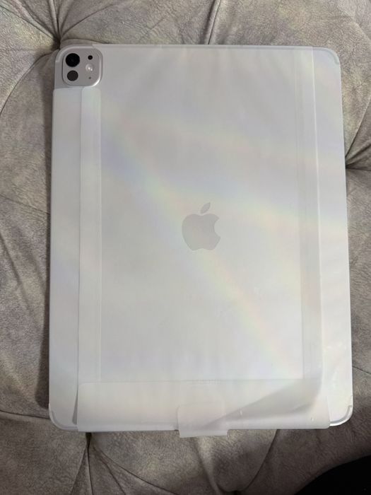 iPad Pro 13-inch (M5) Wi-Fi + Cellular