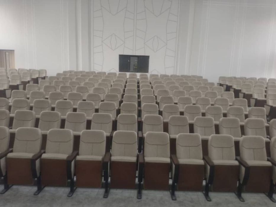 “Yangi auditoriya kreslolari — maktab, institut va ofislar uchun ideal