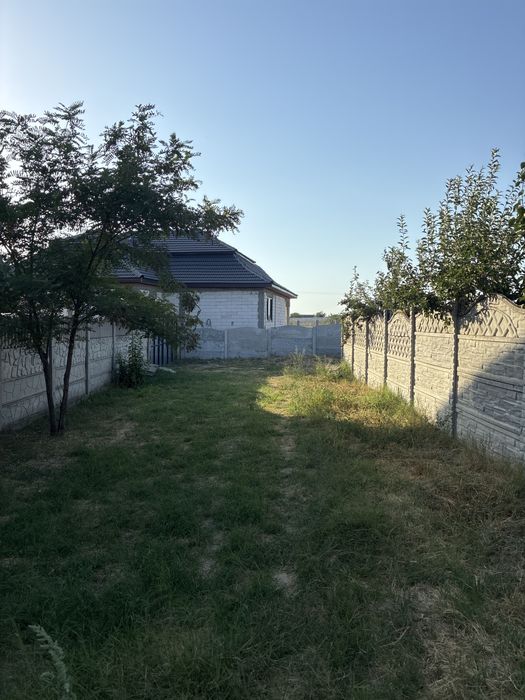 Vand teren intravilan 350 mp Preajba veche zona Semntest