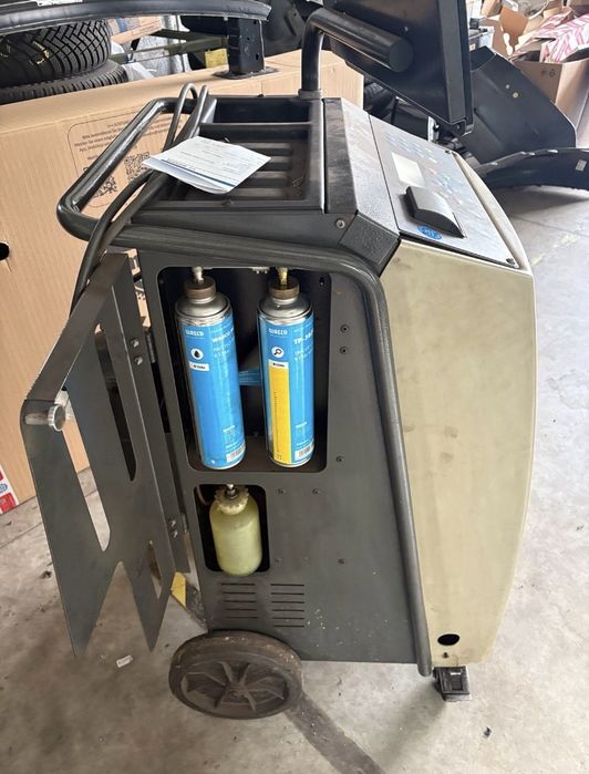 Машина/станция за зареждане на климатици WAECO. Фреон R134A