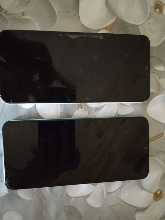 Продам 2 телефона