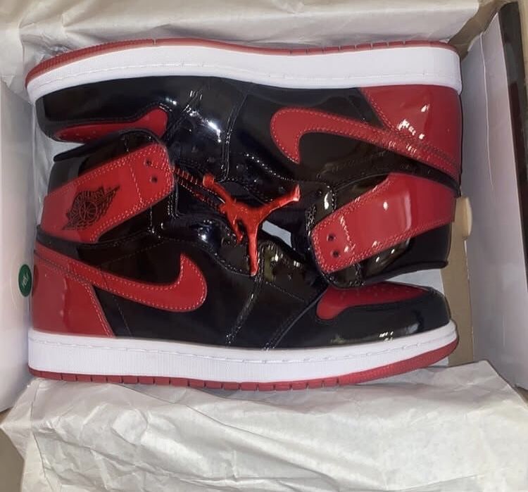 Air Jordan 1 High Patent Bred