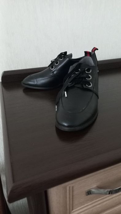 Продаются женские туфли-ботильоны